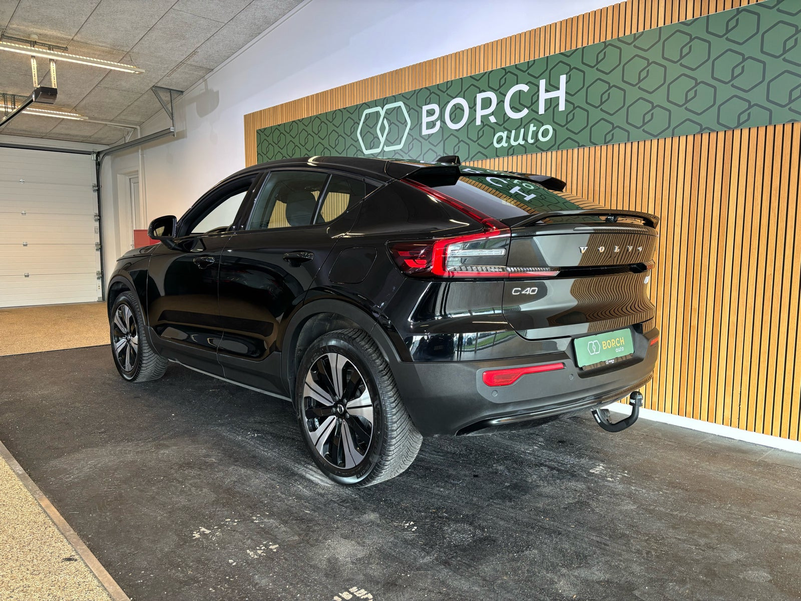 Sort Volvo C40 fra 2023