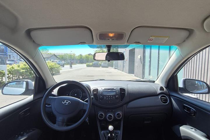 Turquoise Hyundai i10 fra 2012