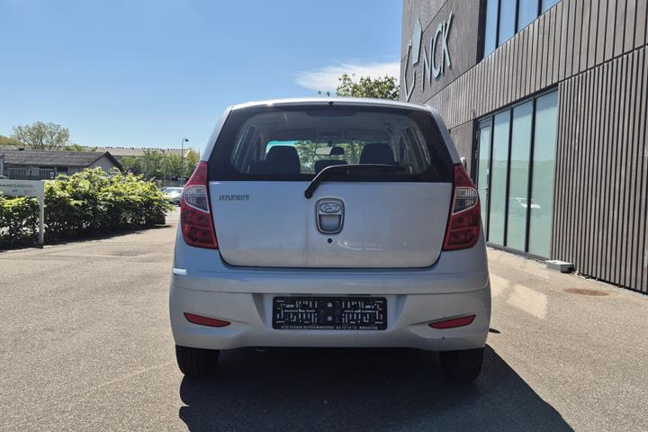 Turquoise Hyundai i10 fra 2012