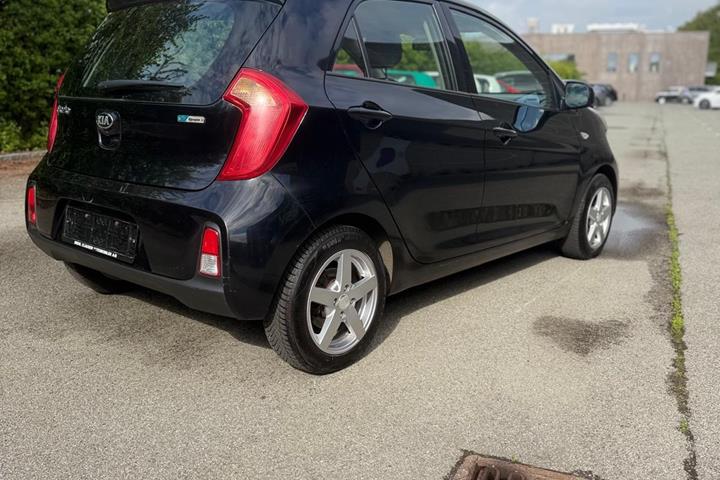Sort Kia Picanto fra 2016