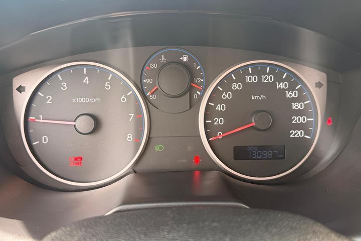 Rød Hyundai i20 fra 2011