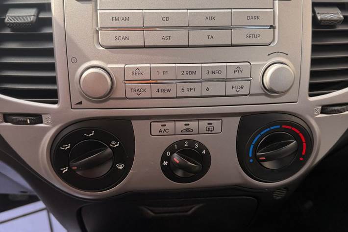 Rød Hyundai i20 fra 2011