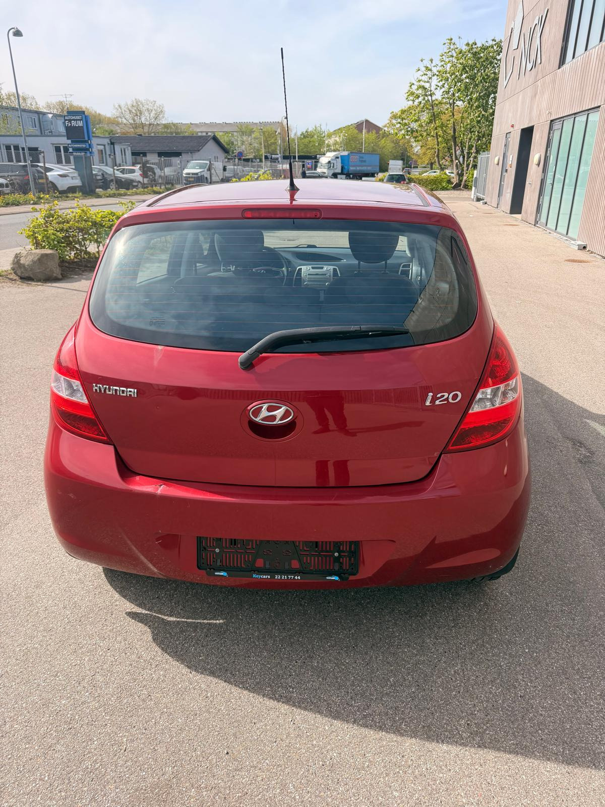 Rød Hyundai i20 fra 2011
