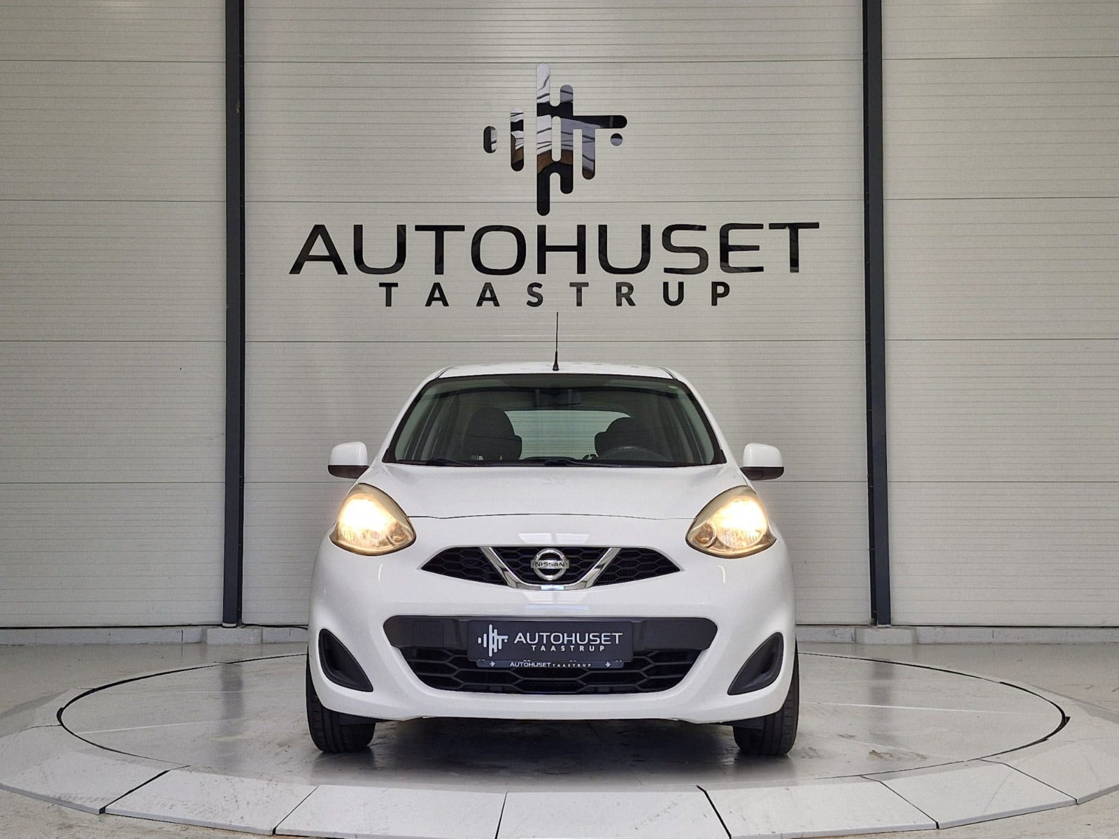 Hvid Nissan Micra fra 2013