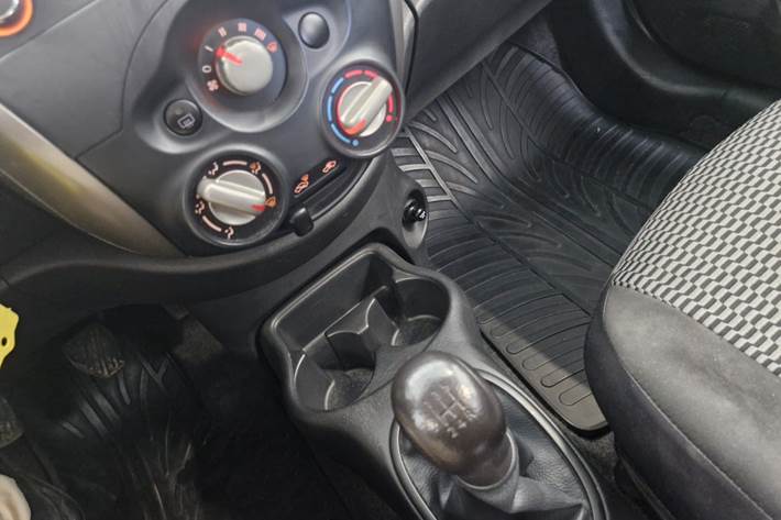 Hvid Nissan Micra fra 2013