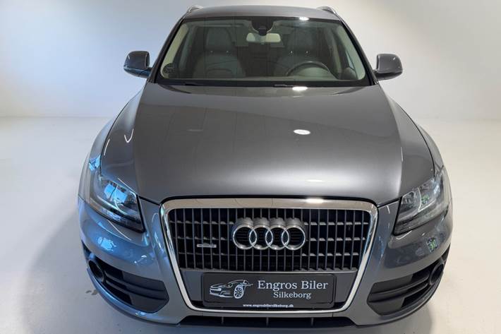 Grå Audi Q5 fra 2012