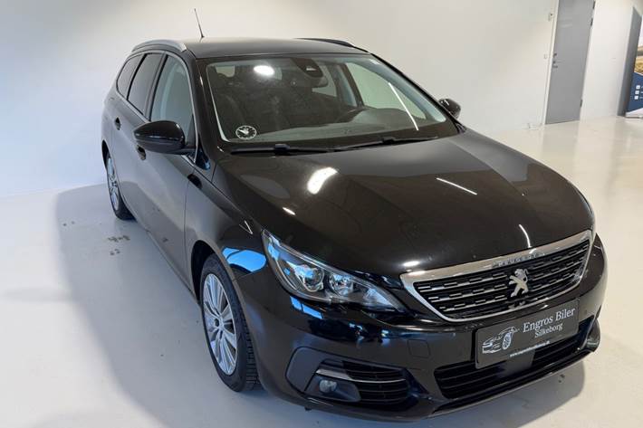Sort Peugeot 308 fra 2020