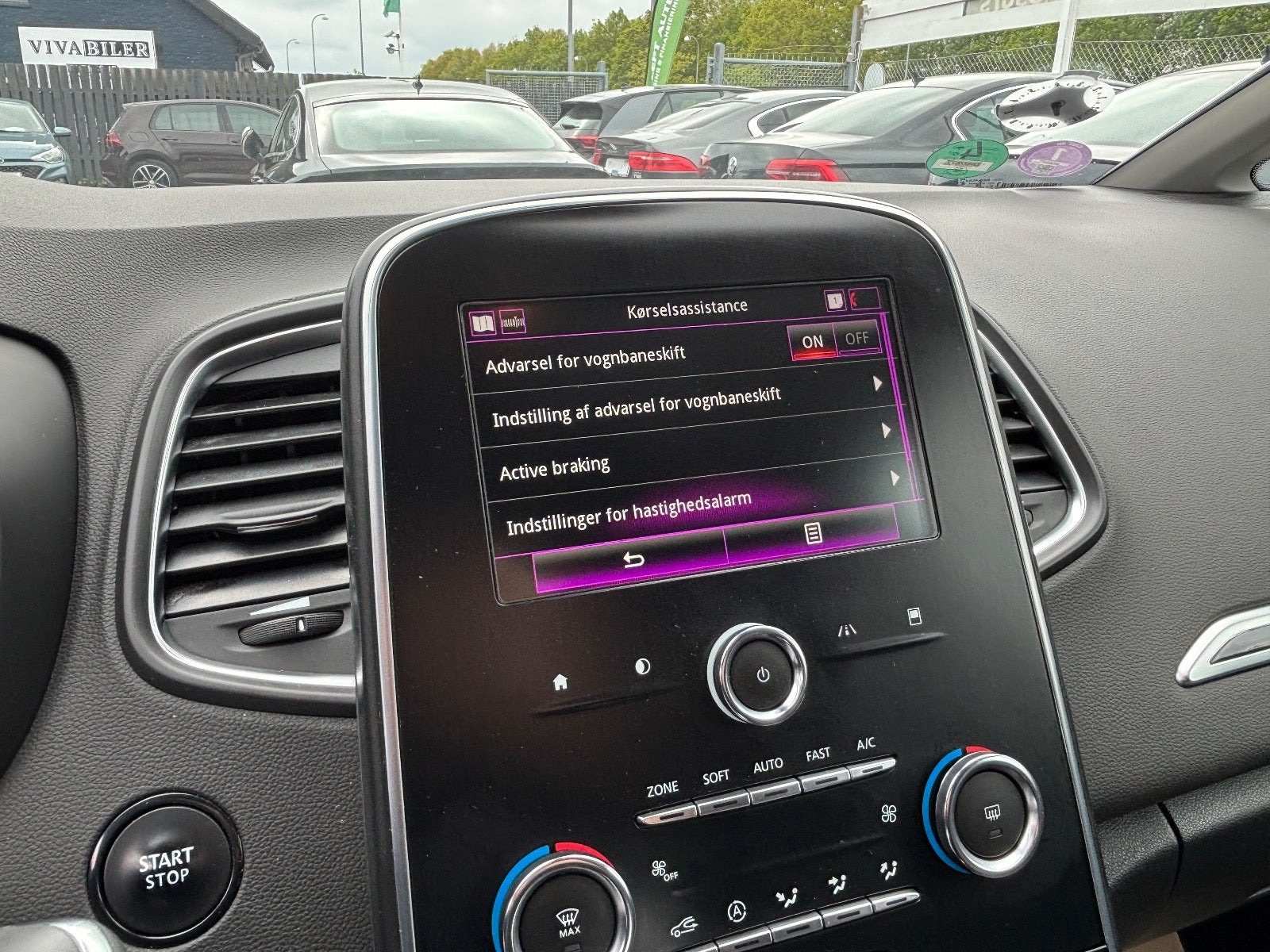 Hvid Renault Grand Scenic IV fra 2018
