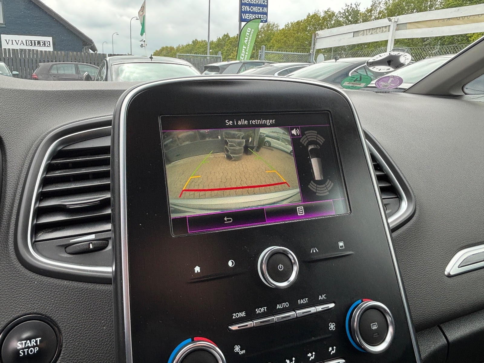 Hvid Renault Grand Scenic IV fra 2018