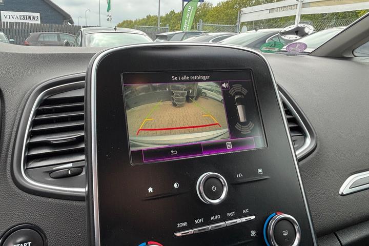 Hvid Renault Grand Scenic IV fra 2018