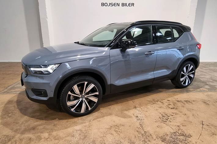 Grå Volvo XC40 fra 2022