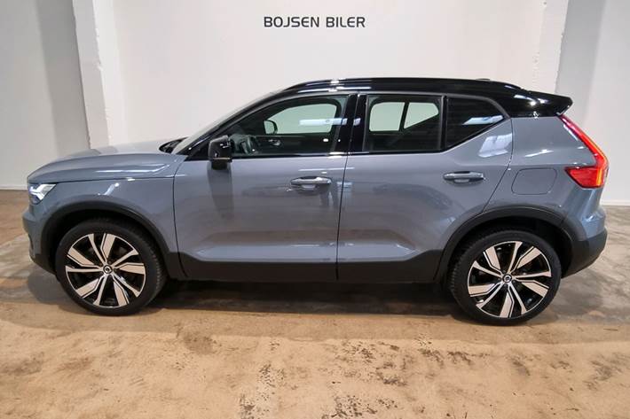 Grå Volvo XC40 fra 2022