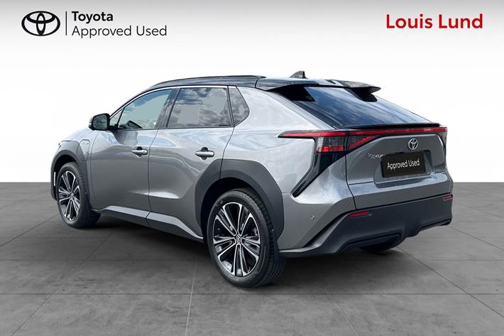 Grå Toyota BZ4X fra 2023