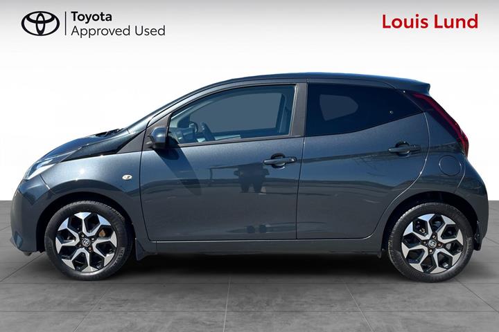 Grå Toyota Aygo fra 2021