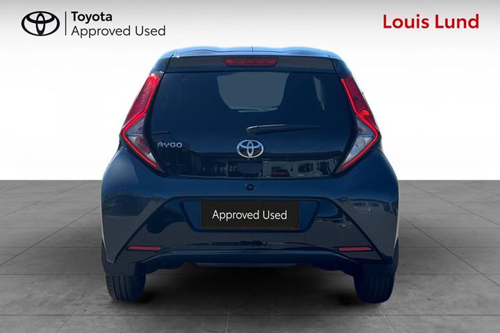 Grå Toyota Aygo fra 2021