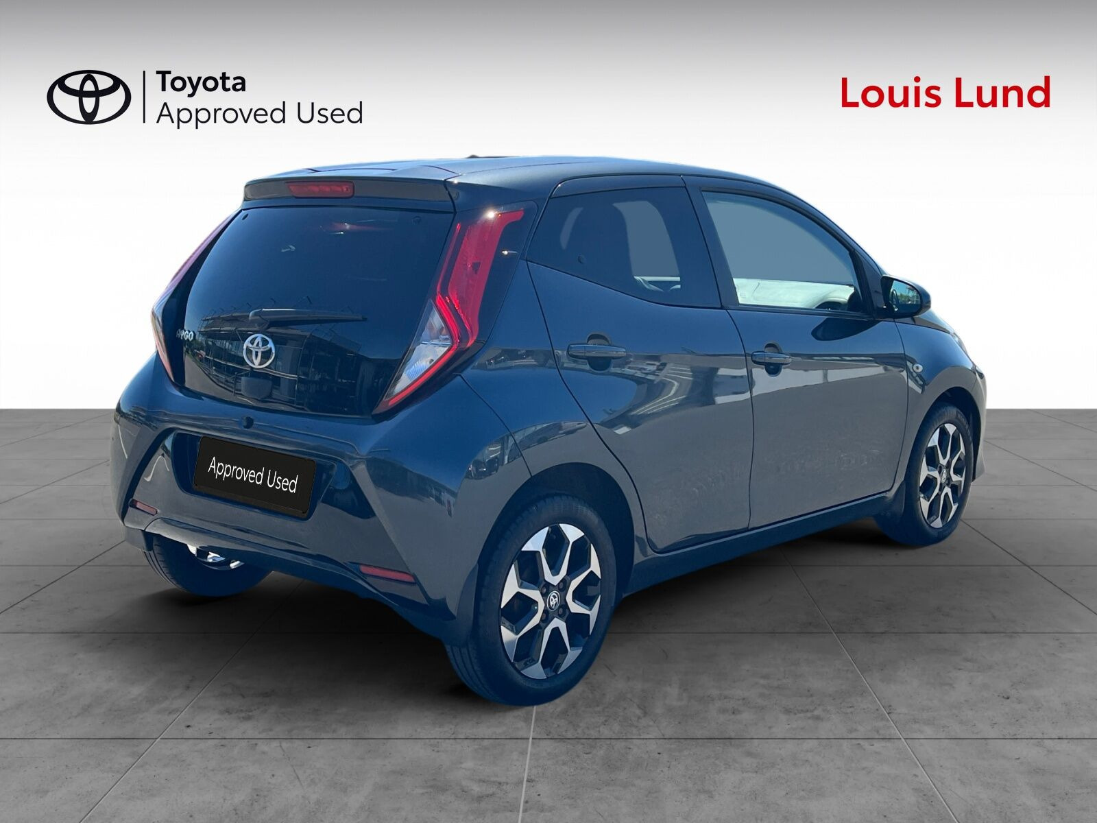 Grå Toyota Aygo fra 2021