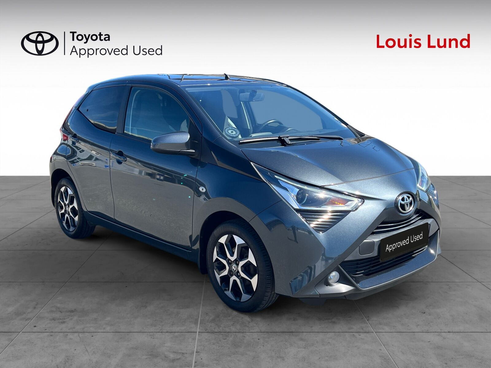 Grå Toyota Aygo fra 2021