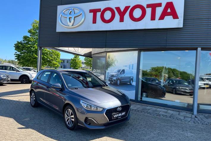 Sort Hyundai i30 fra 2020