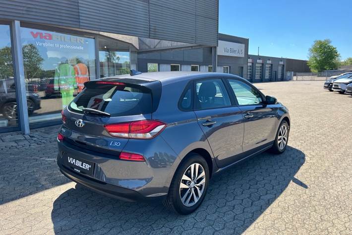 Sort Hyundai i30 fra 2020