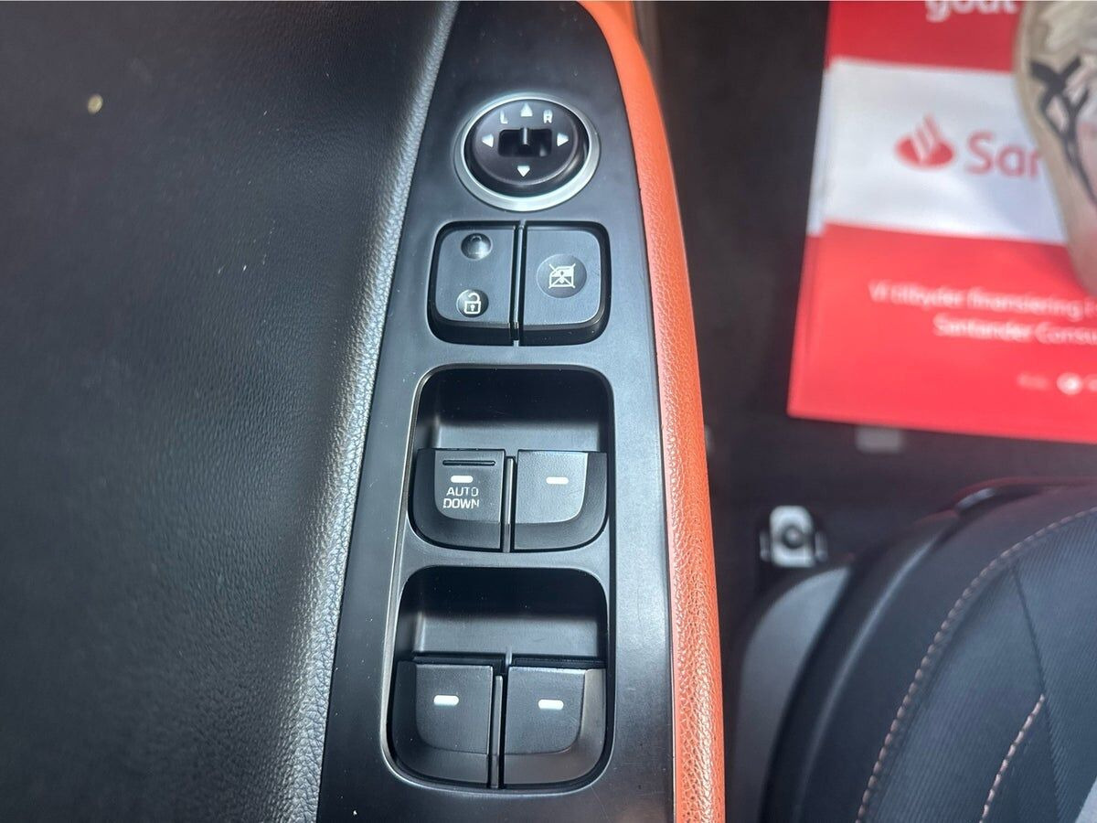 Sort Hyundai i10 fra 2015