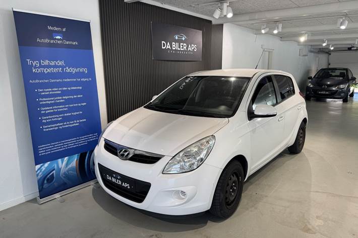 Hvid Hyundai i20 fra 2012