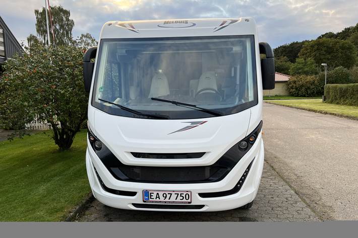 Hvid McLouis Blue Line fra 2019