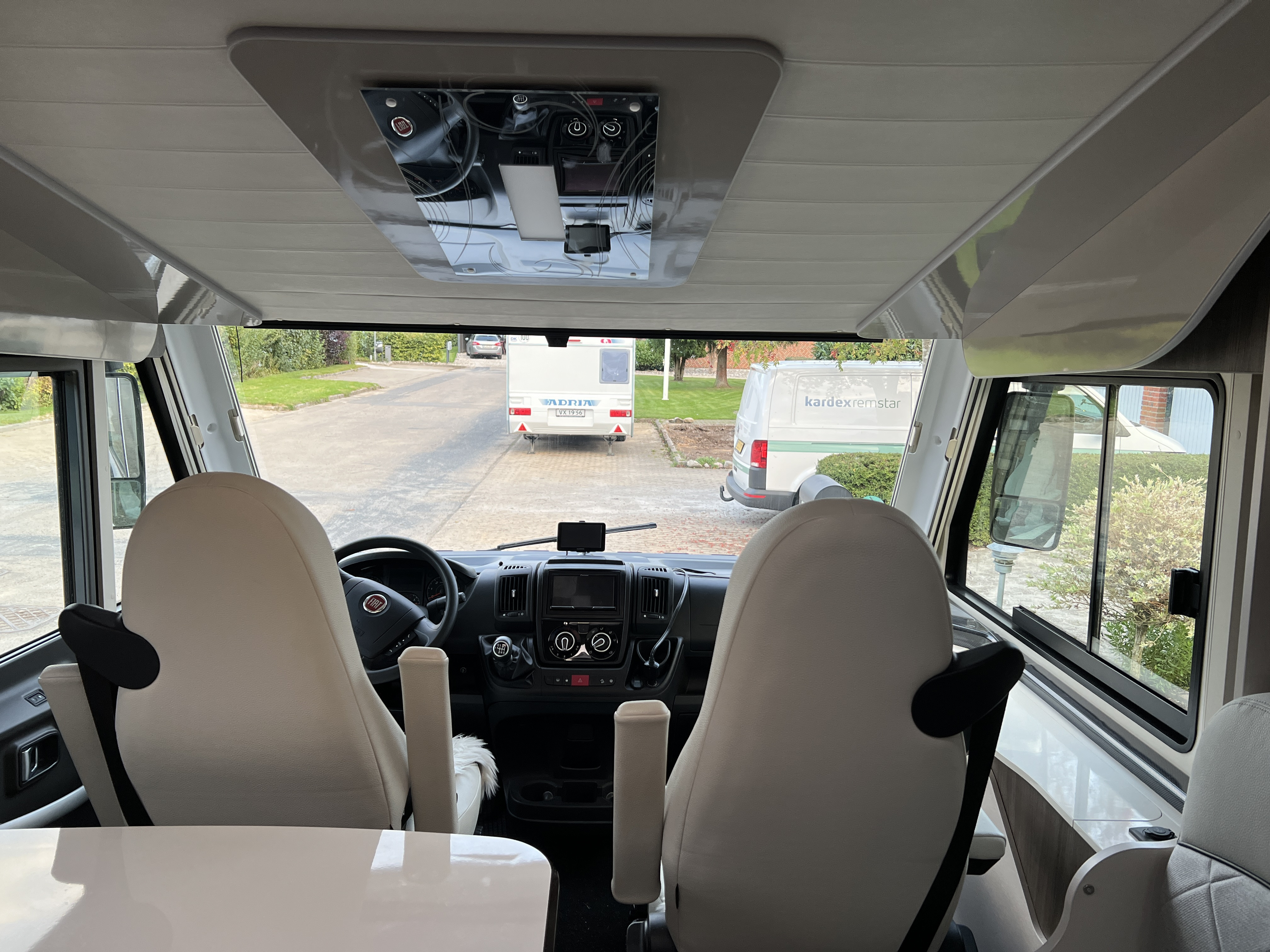 Hvid McLouis Blue Line fra 2019