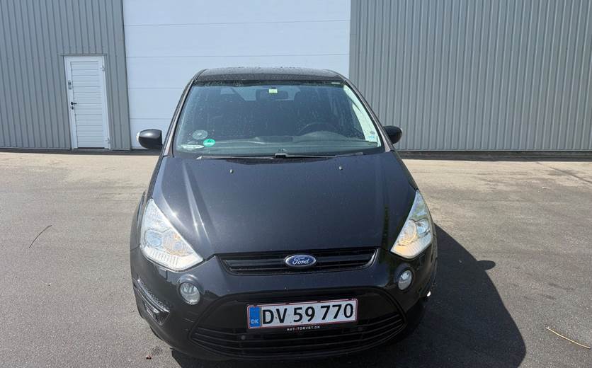 Ford S-MAX 2,0 TDCi 140 Collection 7prs