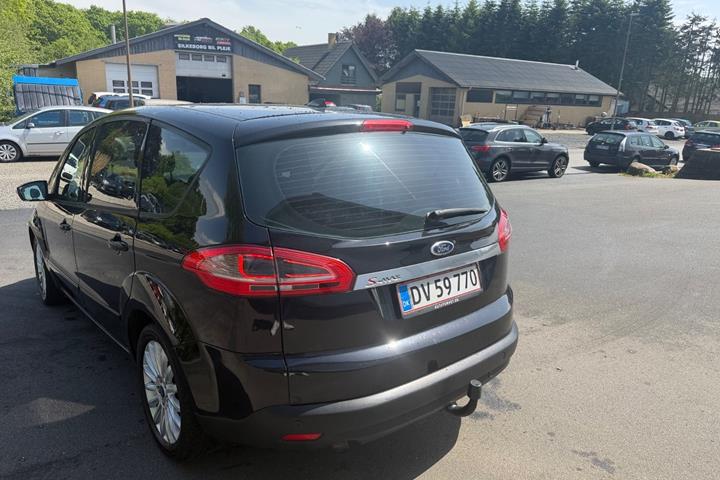Sort Ford S-MAX fra 2012