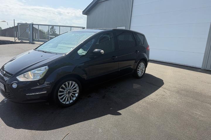 Sort Ford S-MAX fra 2012