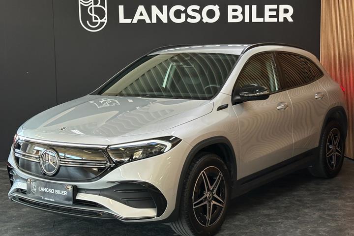 Sølv Mercedes EQA250 fra 2022 set udefra