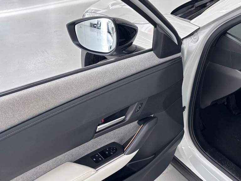 Mazda MX-30 e-SkyActiv First Edition