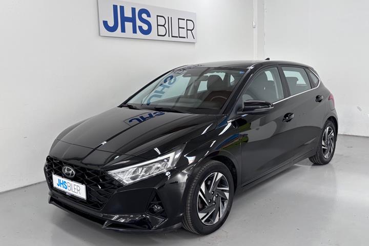 Sort Hyundai i20 fra 2020 set udefra