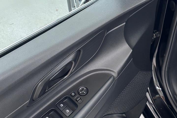 Sort Hyundai i20 fra 2020