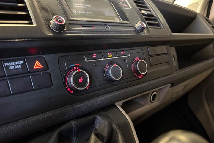 Hvid VW Transporter fra 2016