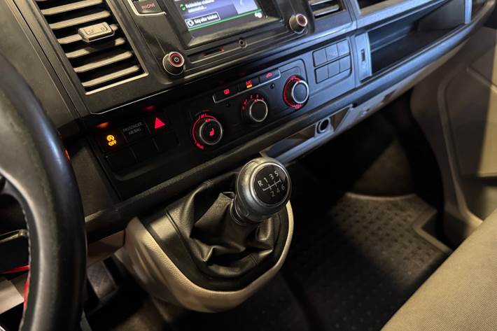 Hvid VW Transporter fra 2016