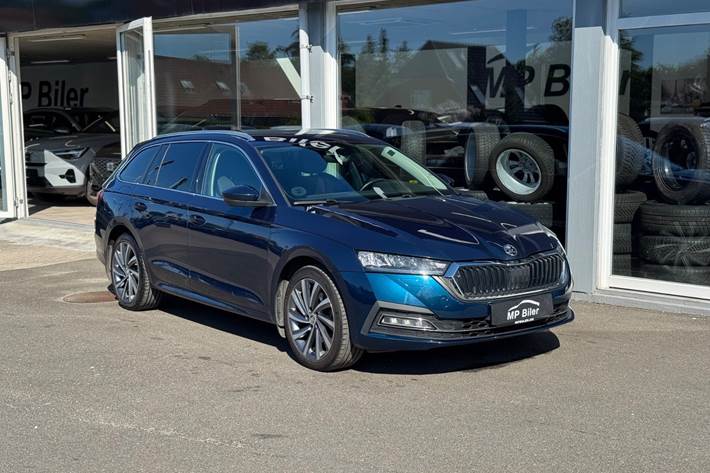 Blå Skoda Octavia fra 2021