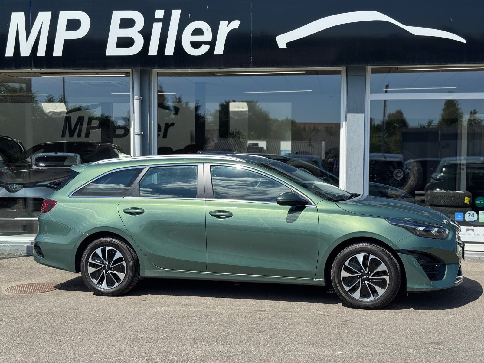 Grøn Kia Ceed fra 2023