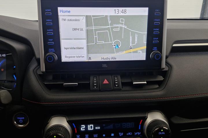 Hvid Toyota RAV4 fra 2021