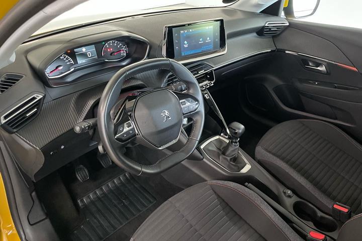 Gul Peugeot 208 fra 2020