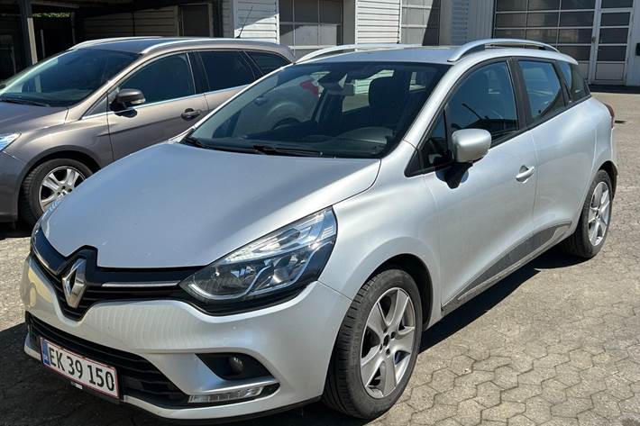 Grå Renault Clio IV fra 2017