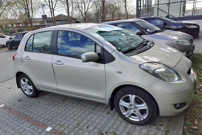 undefined Toyota Yaris fra 2011