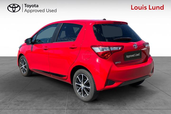 Rød Toyota Yaris fra 2018