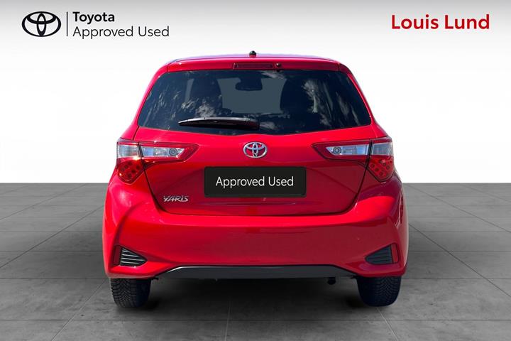 Rød Toyota Yaris fra 2018