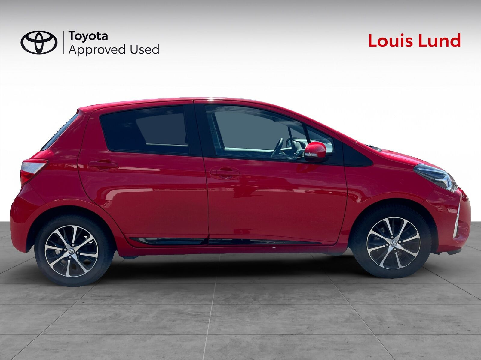 Rød Toyota Yaris fra 2018