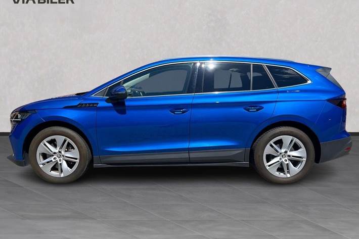 Blå Skoda Enyaq fra 2022