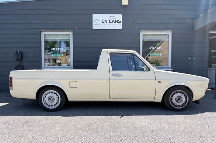 Beige VW Caddy fra 1989