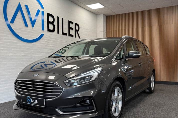 Grå Ford S-MAX fra 2020