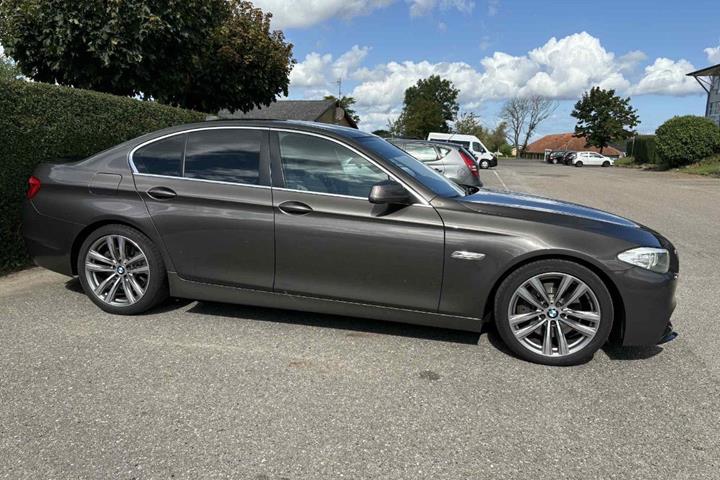 Grøn BMW 530d fra 2011