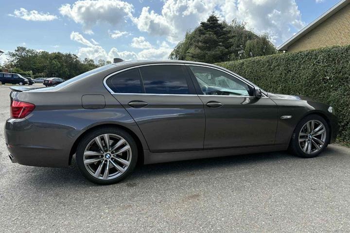 Grøn BMW 530d fra 2011
